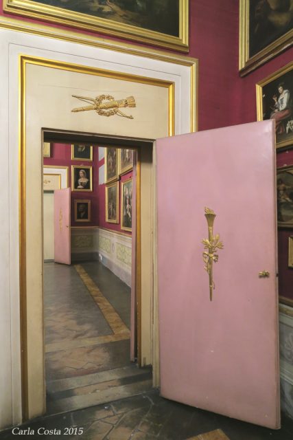 porta bussola di Palazzo Martelli