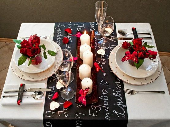Table setting per due per San Valentino