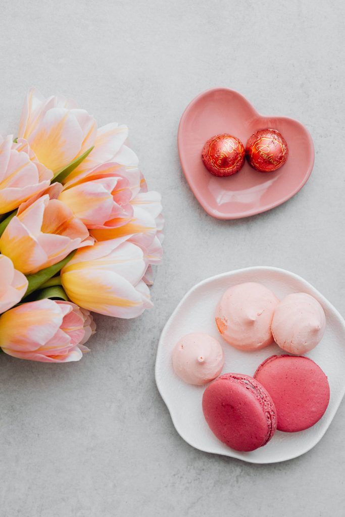 Table setting in rosa per San Valentino