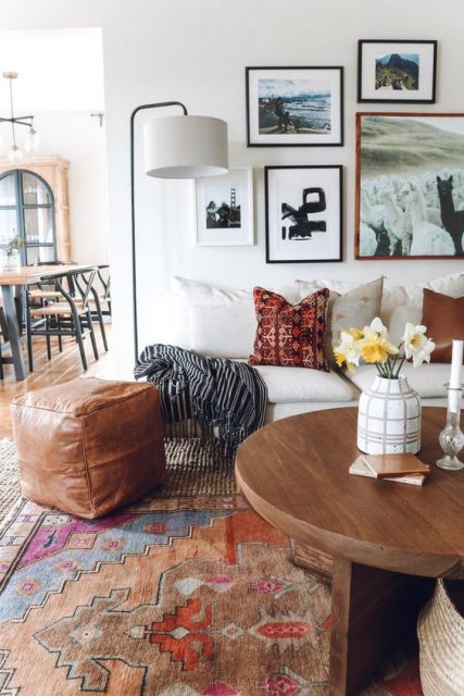 Una casa resa unica da un corretto allestimento di styling con oggetti di viaggi