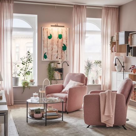 Un soggiorno elegante e ordinato grazie al decluttering