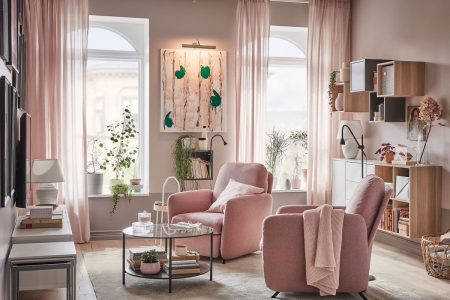 Un soggiorno elegante e ordinato grazie al decluttering