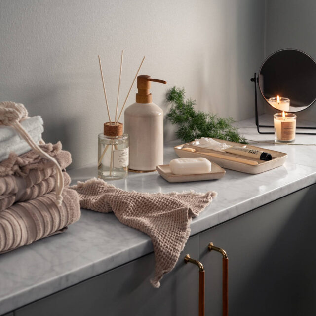 Dettagli di stile per un perfetto christmas relax mood anche in bagno per H&M Home
