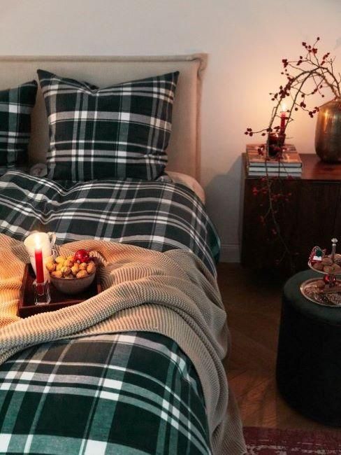 Set per il letto in tartan per una camera da letto in perfeeto mood natalizio su Westwing
