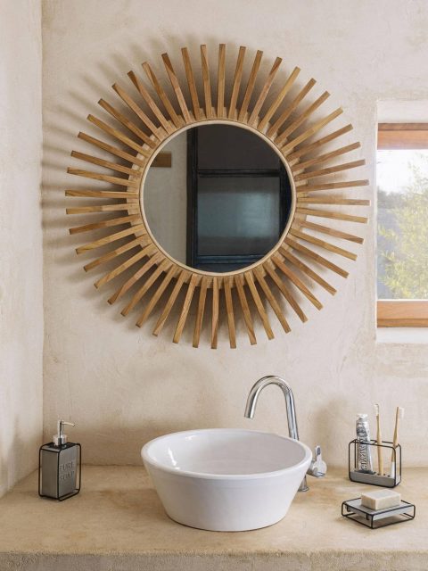 Specchio rotondo da parete con cornice in legno per la stanza da bagno