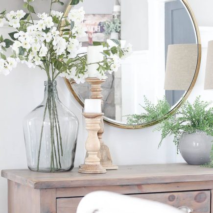 Tecniche di Home styling per decorare credenze e comò