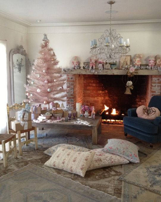 Albero di Natale rosa per il soggiorno shabby chic