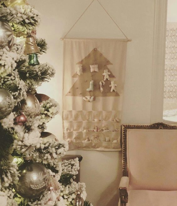 Decorazioni naturali per il soggiorno natalizio in stile shabby chic