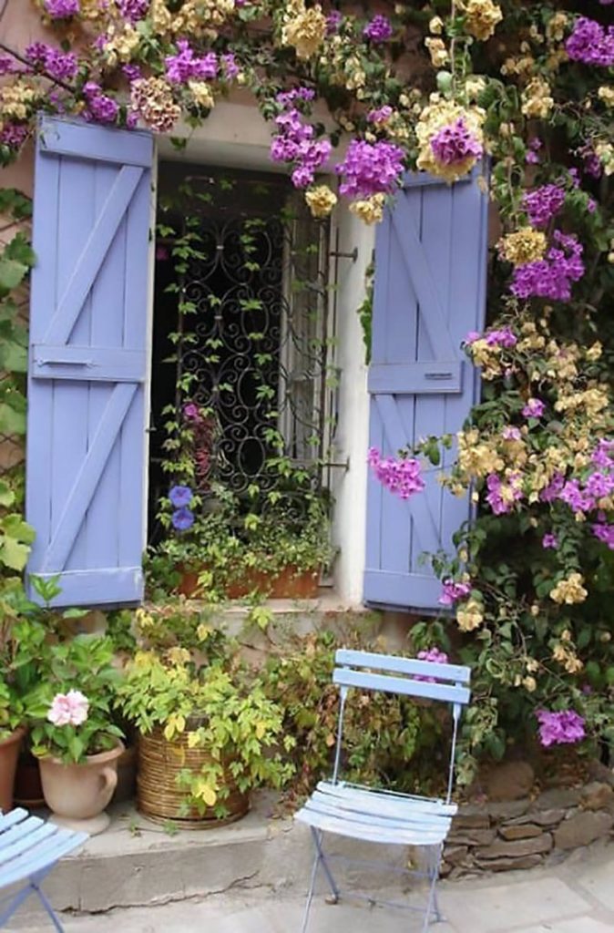 Un angolo tipico di un giardino provenzale