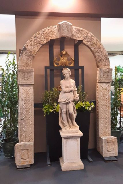 Statue e decorazioni in pietra per gli spazi esterni