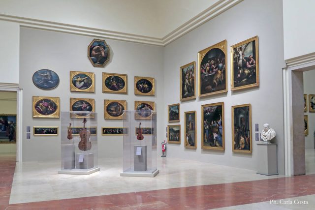 Uno dei saloni della Galleria Estense di Modena riaperto per l'evento Notti Barocche