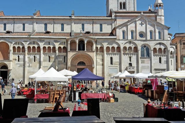 L'antico in Piazza Grande