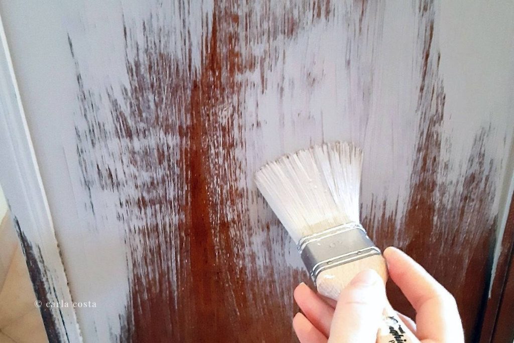 Corso restyling del mobile - Stesura della prima mano di pittura